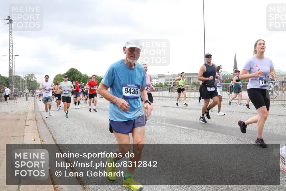29.06.2025 - hella hamburg halbmarathon Lena Gebhardt http://msf.ph/oto/8312842 29.06.2025 10:56:37 Lombardsbrücke 12543, 1047, 9435, 3520, 109, 709, 1047, 1113, 1738, 2095, 2143, 2307, 2887, 2915, 2932, 2991, 3257, 3348, 3418, 3438, 3516, 3517, 3520, 3614, 3675, 3676, 3953, 3987, 4083, 4094, 4118, 4773, 5237, 5438, 5580, 5589, 5693, 5757, 5911, 5944, 6348, 6349, 6690, 6968, 7025, 7028, 7090, 7307, 7381, 7711, 8108, 8150, 8517, 8606, 8766, 8939, 8943, 9172, 9210, 9383, 9435, 9606, 9910, 9948, 9953, 10555, 10569, 10571, 10740, 10784, 10987 meine-sportfotos.de