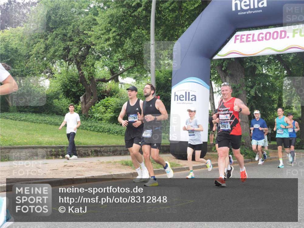 29.06.2025 - hella hamburg halbmarathon KatJ http://msf.ph/oto/8312848 29.06.2025 10:44:56 Zwischen KM18-KM19 2282, 2806, 2840, 2907, 3251, 5341, 6104, 7856 meine-sportfotos.de