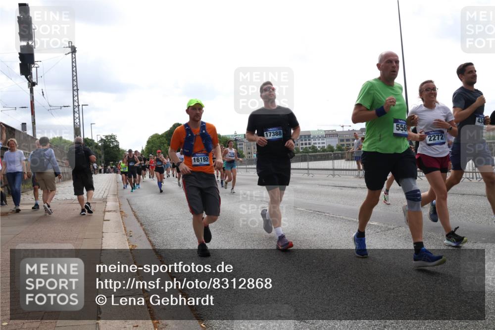 29.06.2025 - hella hamburg halbmarathon Lena Gebhardt http://msf.ph/oto/8312868 29.06.2025 10:37:20 Lombardsbrücke 16192, 1276, 17388, 556, 2272, 434, 1022, 1253, 1276, 1337, 1339, 1488, 1490, 1597, 1819, 1952, 1954, 2016, 2031, 2072, 2104, 2272, 2480, 2486, 2640, 3127, 3165, 3633, 3714, 3895, 4097, 4347, 4733, 5146, 5171, 5186, 5224, 5538, 5560, 5640, 5786, 5790, 5940, 6172, 6359, 6584, 6804, 6821, 6955, 7085, 7124, 7202, 7235, 7544, 7707, 7777, 7823, 8007, 8257, 8258, 8315, 8758, 8811, 8843, 9054, 9055, 9524, 12123, 12472, 12824, 16680 meine-sportfotos.de
