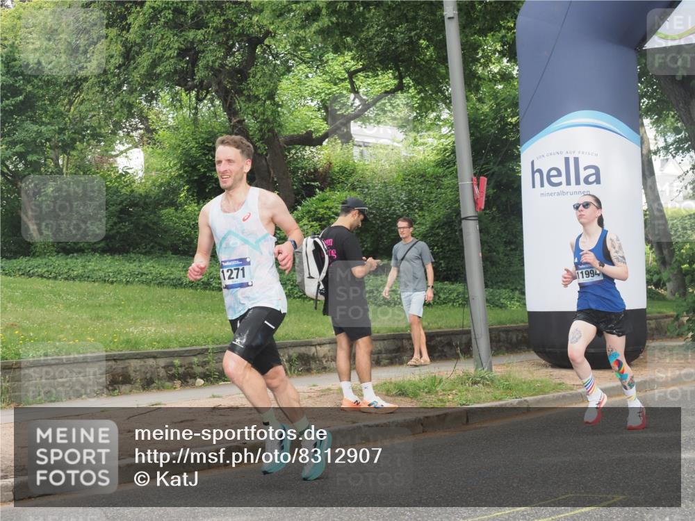 29.06.2025 - hella hamburg halbmarathon KatJ http://msf.ph/oto/8312907 29.06.2025 10:15:30 Zwischen KM18-KM19 1271 meine-sportfotos.de
