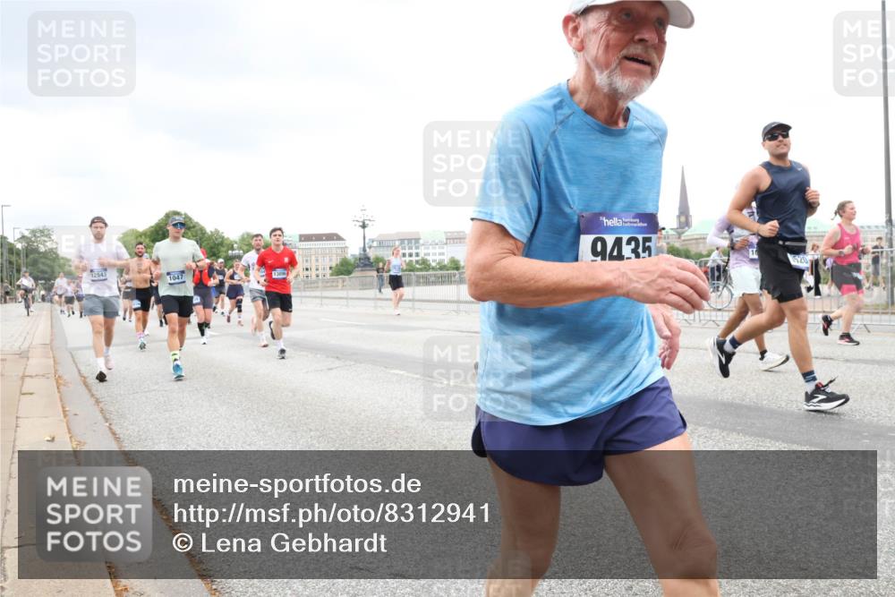 29.06.2025 - hella hamburg halbmarathon Lena Gebhardt http://msf.ph/oto/8312941 29.06.2025 10:56:37 Lombardsbrücke 12543, 1047, 9435, 10, 520, 1047, 1113, 1738, 2095, 2143, 2307, 2887, 2915, 2932, 2991, 3257, 3348, 3418, 3438, 3516, 3517, 3520, 3614, 3675, 3676, 3953, 3987, 4083, 4094, 4118, 4773, 5237, 5438, 5580, 5589, 5693, 5757, 5911, 5944, 6348, 6349, 6690, 6968, 7025, 7028, 7090, 7307, 7381, 7711, 8108, 8150, 8517, 8606, 8766, 8939, 8943, 9172, 9210, 9383, 9435, 9606, 9910, 9948, 9953, 10555, 10569, 10571, 10740, 10784, 10987 meine-sportfotos.de