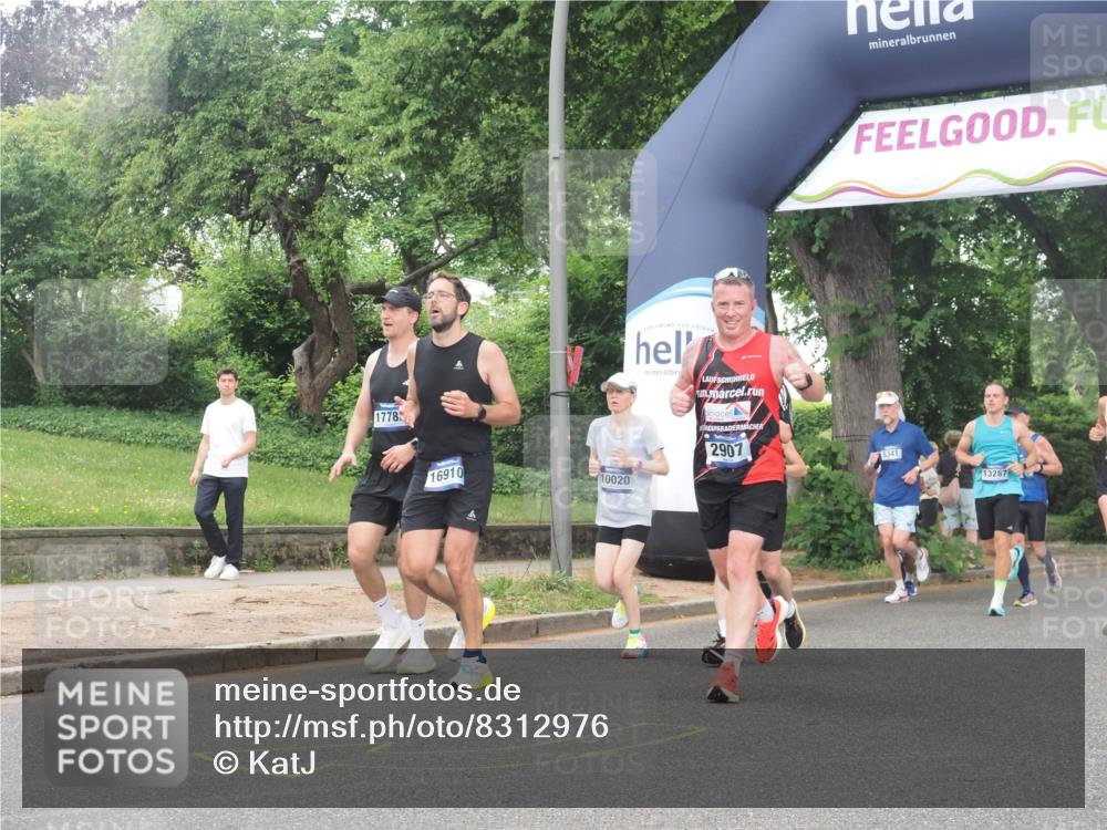 29.06.2025 - hella hamburg halbmarathon KatJ http://msf.ph/oto/8312976 29.06.2025 10:44:56 Zwischen KM18-KM19 2282, 2806, 2840, 2907, 3251, 5341, 6104, 7856 meine-sportfotos.de
