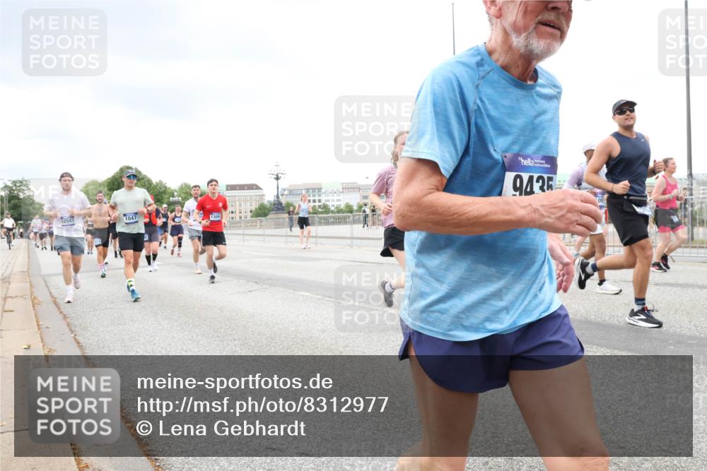 29.06.2025 - hella hamburg halbmarathon Lena Gebhardt http://msf.ph/oto/8312977 29.06.2025 10:56:38 Lombardsbrücke 12543, 1047, 130, 9435, 09, 1047, 1113, 1738, 2143, 2307, 2887, 2915, 2932, 2991, 3257, 3348, 3387, 3418, 3438, 3516, 3517, 3520, 3614, 3675, 3676, 3953, 3987, 4083, 4094, 4118, 4773, 5237, 5438, 5580, 5589, 5693, 5757, 5911, 5944, 6348, 6349, 6690, 6968, 7025, 7028, 7090, 7307, 7381, 7711, 8108, 8150, 8517, 8606, 8766, 8939, 8943, 9172, 9210, 9383, 9435, 9606, 9910, 9948, 9953, 10555, 10569, 10571, 10740, 10784, 10987 meine-sportfotos.de