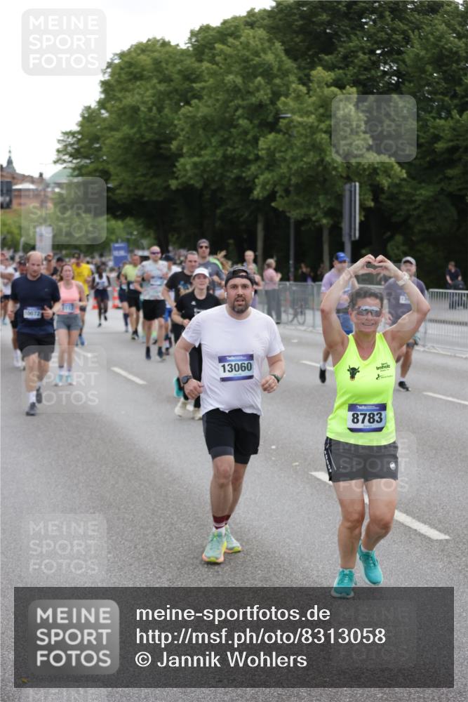 29.06.2025 - hella hamburg halbmarathon Jannik Wohlers http://msf.ph/oto/8313058 29.06.2025 10:38:36 Lombardsbrücke 1232, 1390, 1451, 2524, 2534, 2571, 2998, 3307, 3745, 4257, 4320, 4410, 4964, 6062, 6112, 6611, 7263, 7589, 7815, 8457, 8783, 9708, 9974, 9977, 10072, 10315, 10554, 10604, 10696, 11059, 12028, 12090, 12092, 12410, 12722, 12745, 13060, 13922, 14557, 14558, 14856, 16335, 16388, 16841, 16883, 17313, 18504 meine-sportfotos.de
