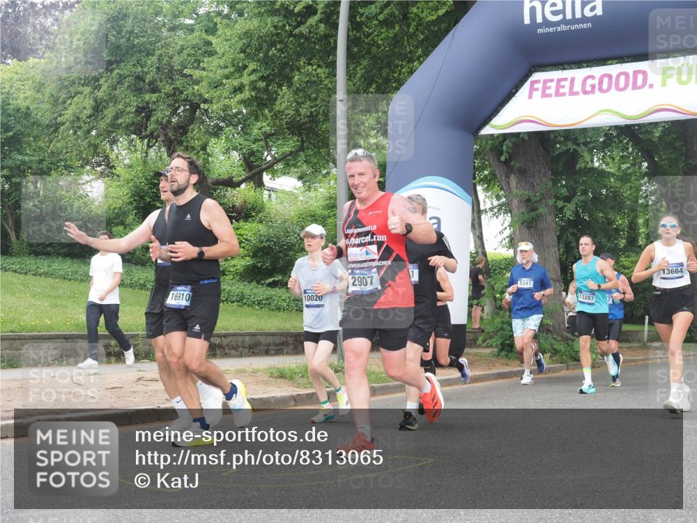 29.06.2025 - hella hamburg halbmarathon KatJ http://msf.ph/oto/8313065 29.06.2025 10:44:57 Zwischen KM18-KM19 2282, 2806, 2840, 2907, 3251, 4088, 5341, 6104, 7856 meine-sportfotos.de
