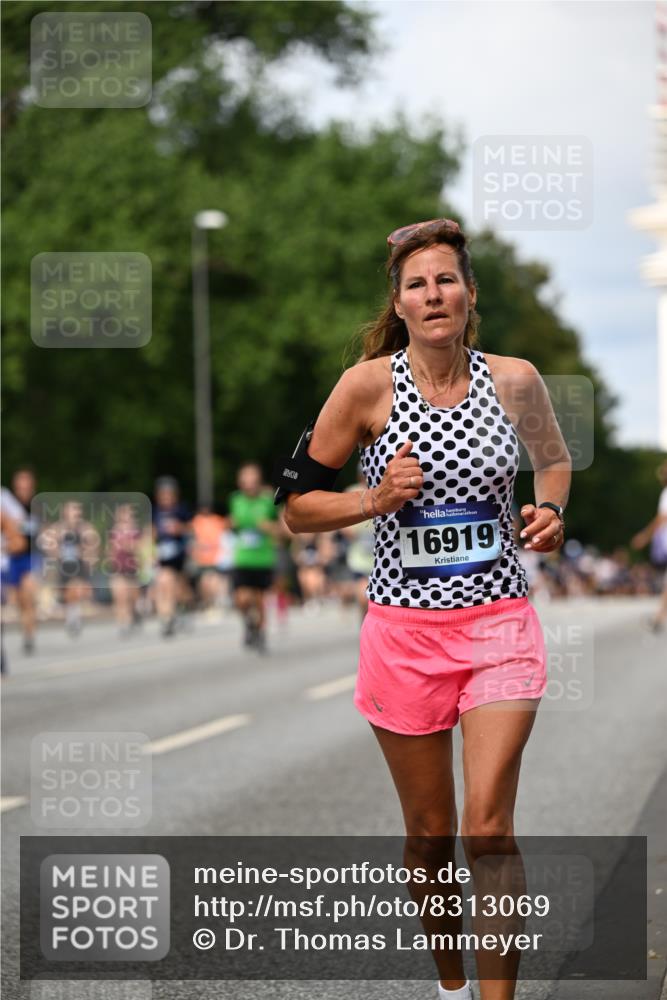 29.06.2025 - hella hamburg halbmarathon Dr. Thomas Lammeyer http://msf.ph/oto/8313069 29.06.2025 10:38:39 Kennedybrücke 1025, 1705, 1787, 2376, 2496, 2510, 2511, 2801, 3145, 3420, 3829, 4479, 4540, 4942, 5609, 6034, 6105, 6109, 6718, 6727, 6843, 7324, 7329, 7644, 8021, 8202, 8589, 8965, 9094, 9379, 9448, 9514, 10674, 11122, 11245, 11432 meine-sportfotos.de