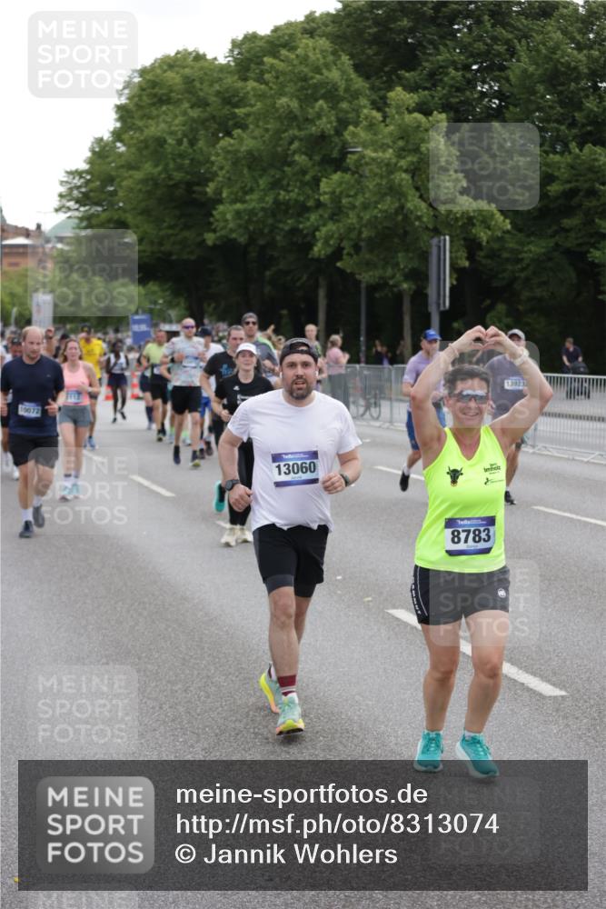 29.06.2025 - hella hamburg halbmarathon Jannik Wohlers http://msf.ph/oto/8313074 29.06.2025 10:38:36 Lombardsbrücke 1232, 1390, 1451, 2524, 2534, 2571, 2998, 3307, 3745, 4257, 4320, 4410, 4964, 6062, 6112, 6611, 7263, 7589, 7815, 8457, 8783, 9708, 9974, 9977, 10072, 10315, 10554, 10604, 10696, 11059, 12028, 12090, 12092, 12410, 12722, 12745, 13060, 13922, 14557, 14558, 14856, 16335, 16388, 16841, 16883, 17313, 18504 meine-sportfotos.de