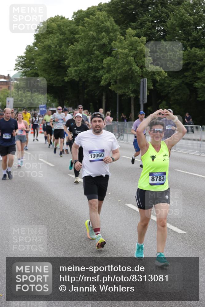 29.06.2025 - hella hamburg halbmarathon Jannik Wohlers http://msf.ph/oto/8313081 29.06.2025 10:38:36 Lombardsbrücke 1232, 1390, 1451, 2524, 2534, 2571, 2998, 3307, 3745, 4257, 4320, 4410, 4964, 6062, 6112, 6611, 7263, 7589, 7815, 8457, 8783, 9708, 9974, 9977, 10072, 10315, 10554, 10604, 10696, 11059, 12028, 12090, 12092, 12410, 12722, 12745, 13060, 13922, 14557, 14558, 14856, 16335, 16388, 16841, 16883, 17313, 18504 meine-sportfotos.de