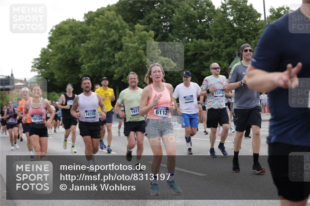 29.06.2025 - hella hamburg halbmarathon Jannik Wohlers http://msf.ph/oto/8313197 29.06.2025 10:38:41 Lombardsbrücke 1451, 1760, 2524, 2534, 2571, 2574, 2893, 2998, 3307, 3745, 4257, 4320, 4410, 4964, 6062, 6112, 6611, 7341, 7506, 7589, 7815, 8457, 8783, 9420, 9446, 9974, 9977, 10001, 10072, 10315, 10516, 10696, 11201, 12090, 12092, 12410, 12745, 13060, 13922, 14557, 14558, 14856, 14956, 15262, 15765, 16335, 16388, 16841, 16883, 17313, 17368 meine-sportfotos.de