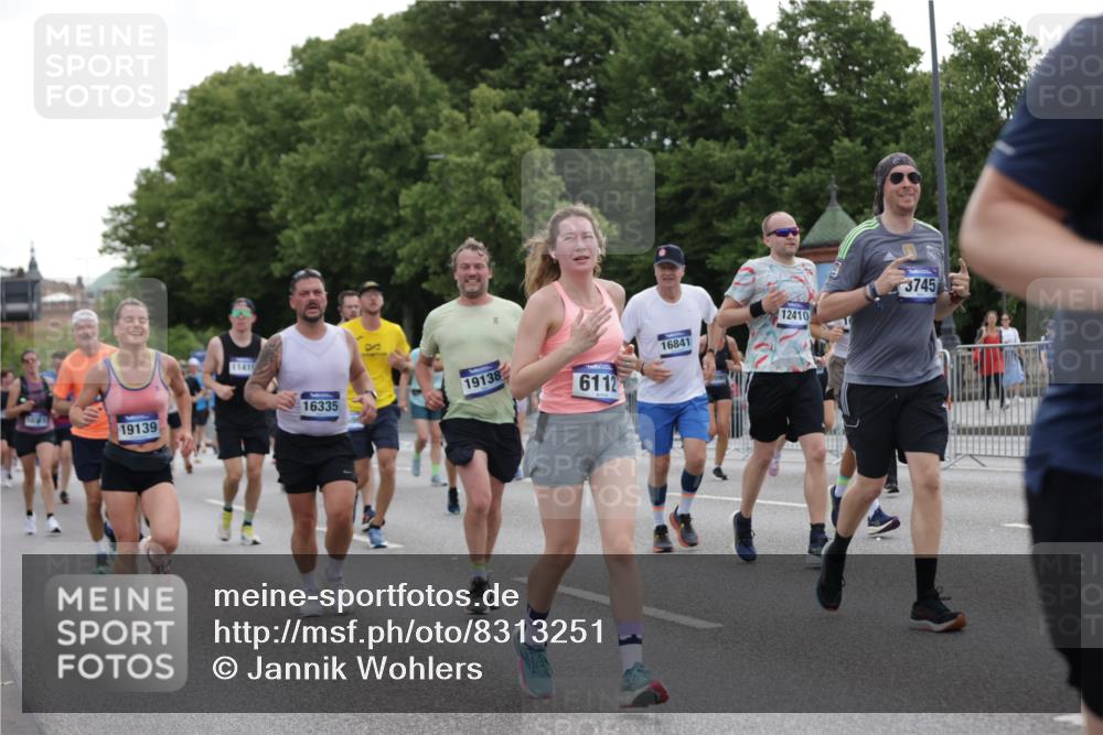 29.06.2025 - hella hamburg halbmarathon Jannik Wohlers http://msf.ph/oto/8313251 29.06.2025 10:38:41 Lombardsbrücke 1451, 1760, 2524, 2534, 2571, 2574, 2893, 2998, 3307, 3745, 4257, 4320, 4410, 4964, 6062, 6112, 6611, 7341, 7506, 7589, 7815, 8457, 8783, 9420, 9446, 9974, 9977, 10001, 10072, 10315, 10516, 10696, 11201, 12090, 12092, 12410, 12745, 13060, 13922, 14557, 14558, 14856, 14956, 15262, 15765, 16335, 16388, 16841, 16883, 17313, 17368 meine-sportfotos.de