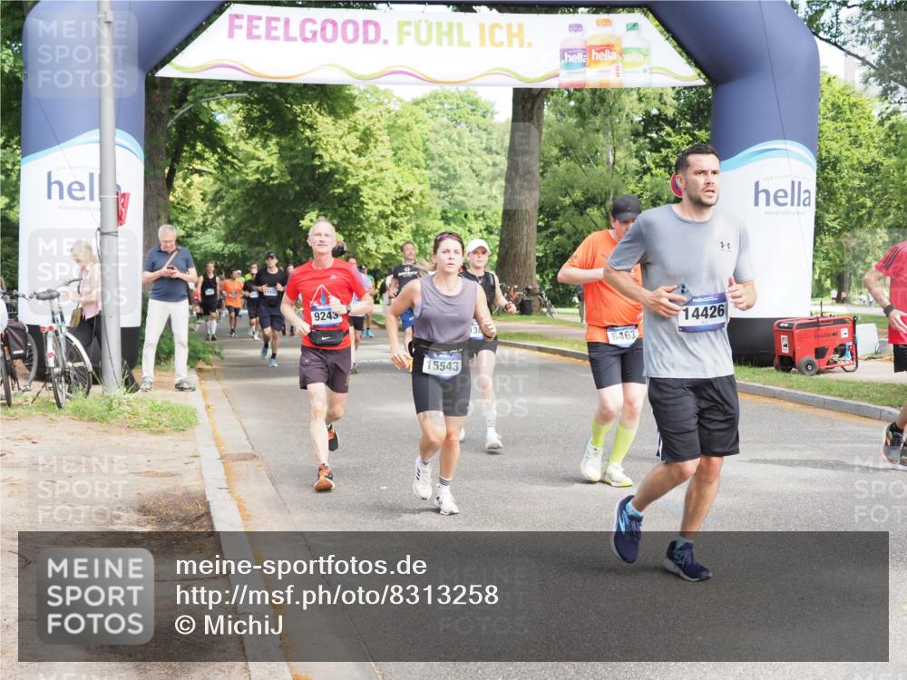 29.06.2025 - hella hamburg halbmarathon MichiJ http://msf.ph/oto/8313258 29.06.2025 11:32:28 Zwischen KM18-KM19 1961, 2450, 3401, 4202, 4296, 6463, 8203, 8967, 9243, 9350, 10512, 11164, 11468, 14426, 15543, 17288, 17514, 18157, 18580, 18898 meine-sportfotos.de