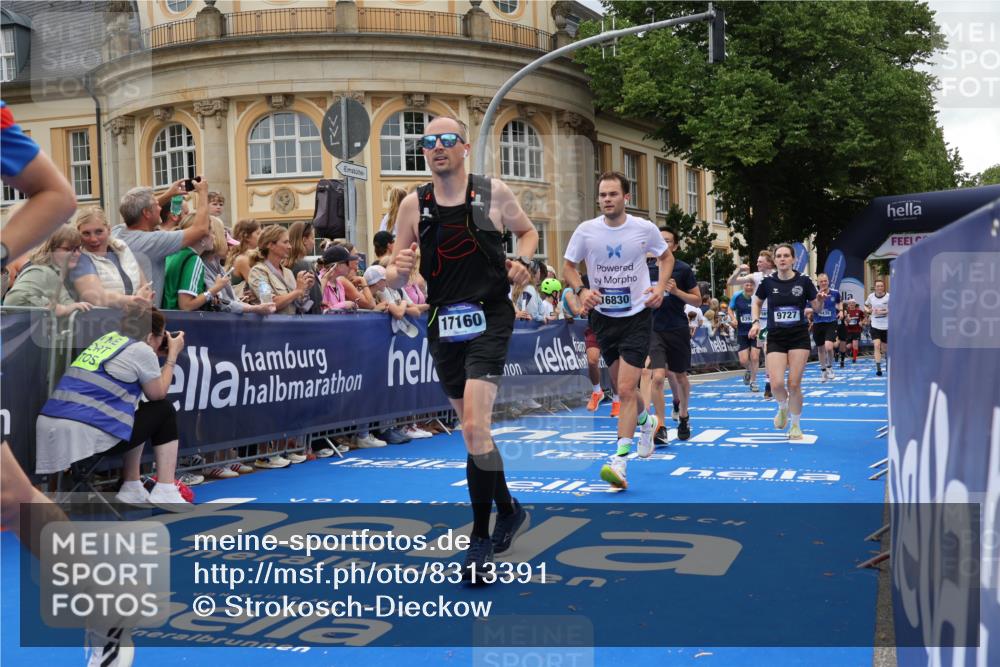 29.06.2025 - hella hamburg halbmarathon Strokosch-Dieckow http://msf.ph/oto/8313391 29.06.2025 10:57:25 Ziel 2236, 3435, 4502, 5015, 5134, 5728, 5926, 6272, 6281, 6302, 8393, 9450, 9727, 12014, 12144, 12590, 13245, 13394, 13664, 15695, 16093, 16625, 16830, 17160, 17758, 17828 meine-sportfotos.de