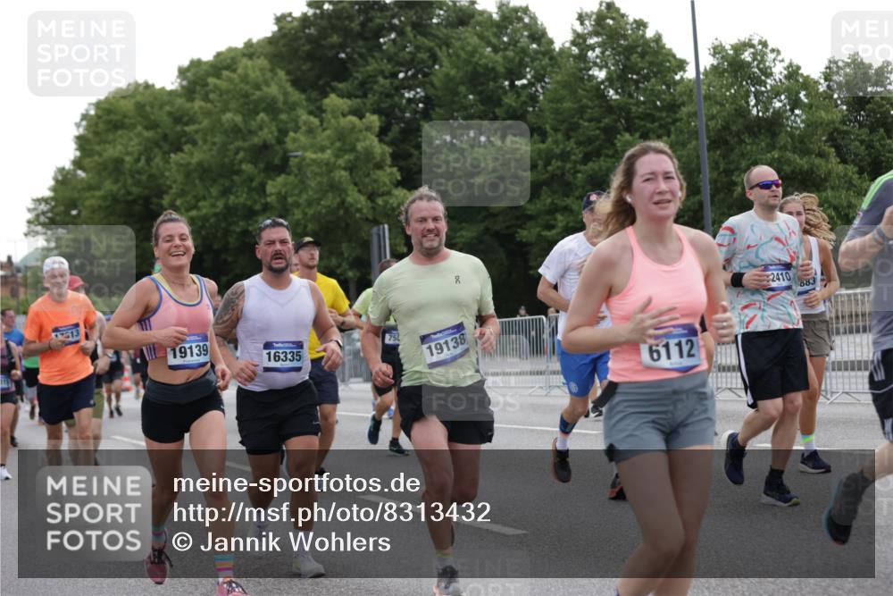 29.06.2025 - hella hamburg halbmarathon Jannik Wohlers http://msf.ph/oto/8313432 29.06.2025 10:38:42 Lombardsbrücke 1451, 1760, 2524, 2534, 2571, 2574, 2893, 2998, 3307, 3745, 4257, 4320, 4410, 4523, 4659, 6062, 6112, 6611, 7341, 7506, 7589, 7815, 8243, 8457, 8783, 9420, 9446, 9974, 9977, 10001, 10072, 10315, 10516, 10696, 11201, 12090, 12092, 12410, 12745, 13060, 13922, 14856, 14956, 15262, 15765, 16335, 16388, 16841, 16883, 17313, 17368 meine-sportfotos.de