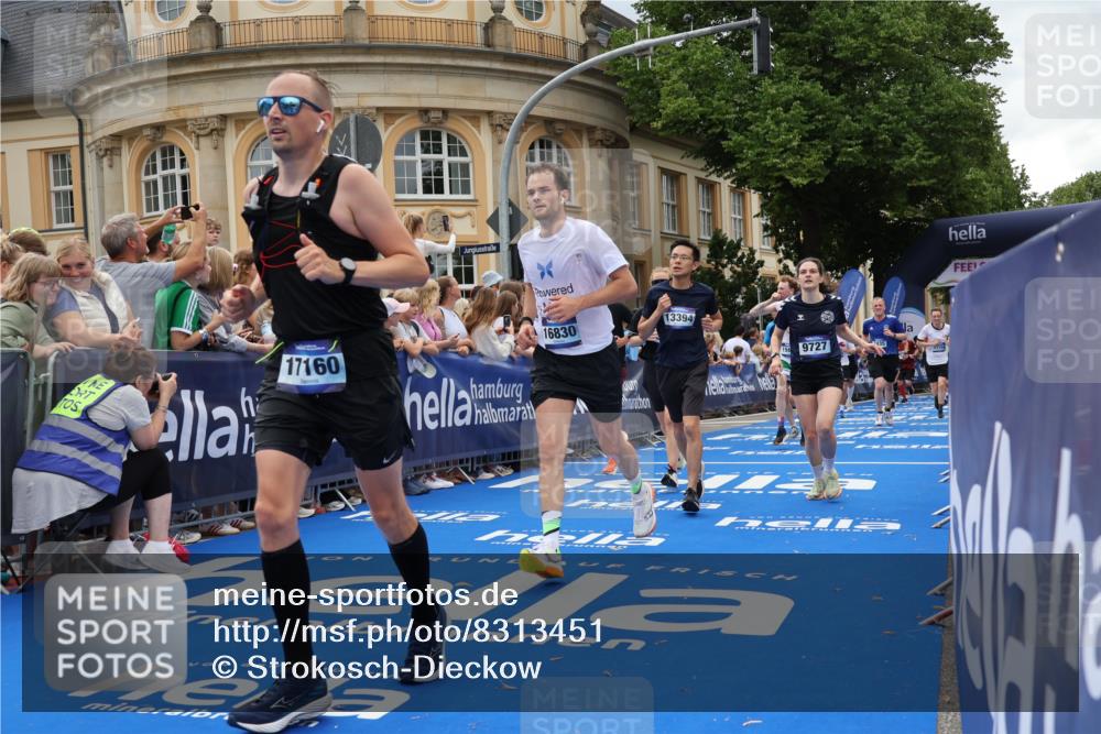 29.06.2025 - hella hamburg halbmarathon Strokosch-Dieckow http://msf.ph/oto/8313451 29.06.2025 10:57:25 Ziel 2236, 3435, 4502, 5015, 5134, 5728, 5926, 6272, 6281, 6302, 8393, 9450, 9727, 12014, 12144, 12590, 13245, 13394, 13664, 15695, 16093, 16625, 16830, 17160, 17758, 17828 meine-sportfotos.de