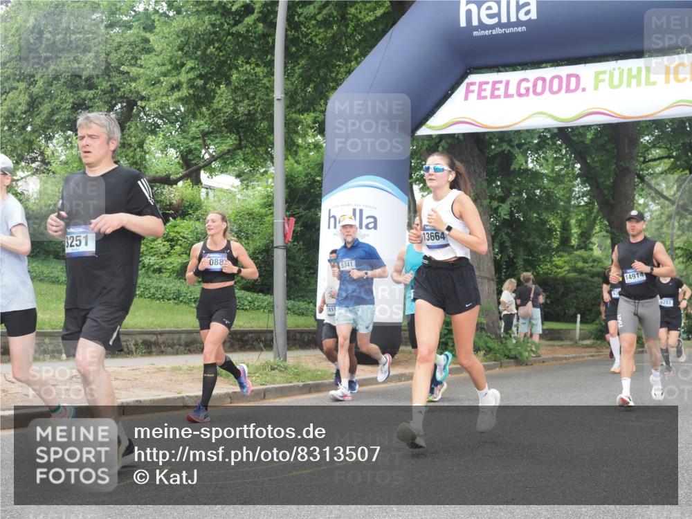 29.06.2025 - hella hamburg halbmarathon KatJ http://msf.ph/oto/8313507 29.06.2025 10:44:58 Zwischen KM18-KM19 1595, 2282, 2806, 2907, 3251, 4088, 5277, 5341, 6104, 6302, 7856 meine-sportfotos.de