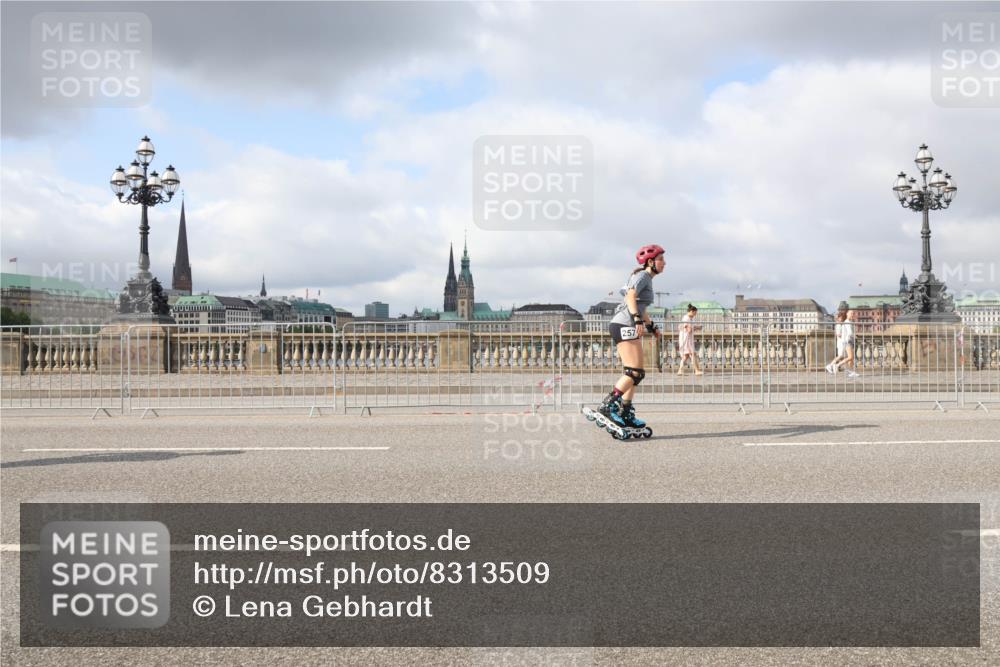 29.06.2025 - hella hamburg halbmarathon Lena Gebhardt http://msf.ph/oto/8313509 29.06.2025 09:07:09 Lombardsbrücke 2575 meine-sportfotos.de
