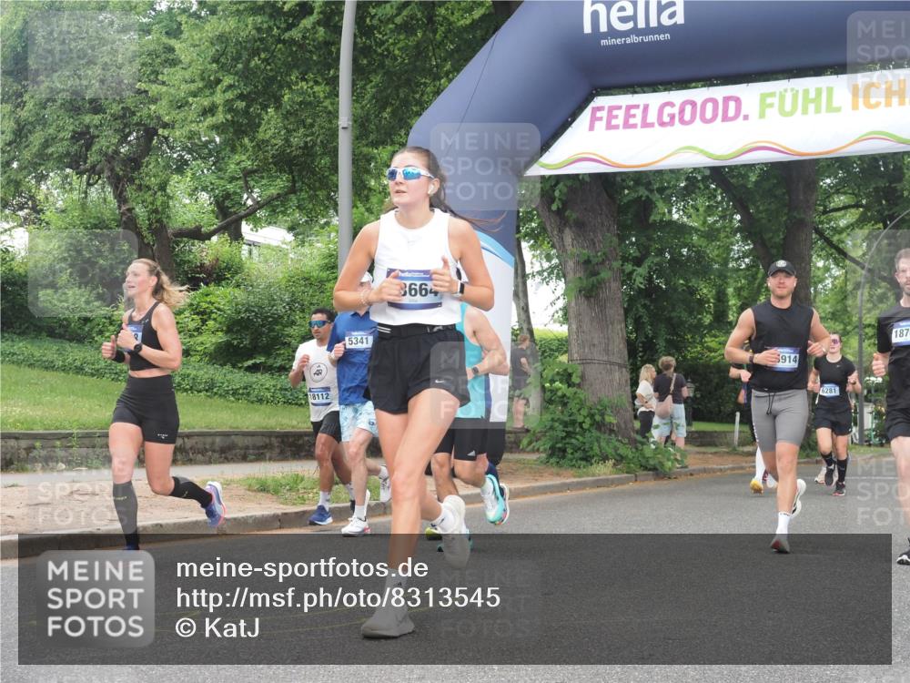 29.06.2025 - hella hamburg halbmarathon KatJ http://msf.ph/oto/8313545 29.06.2025 10:44:58 Zwischen KM18-KM19 1595, 2282, 2806, 2907, 3251, 4088, 5277, 5341, 6104, 6302, 7856 meine-sportfotos.de