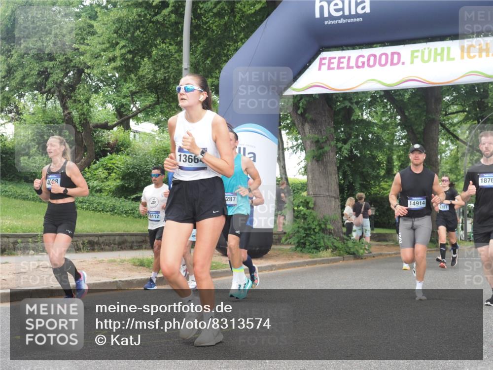 29.06.2025 - hella hamburg halbmarathon KatJ http://msf.ph/oto/8313574 29.06.2025 10:44:58 Zwischen KM18-KM19 1595, 2282, 2806, 2907, 3251, 4088, 5277, 5341, 6104, 6302, 7856 meine-sportfotos.de