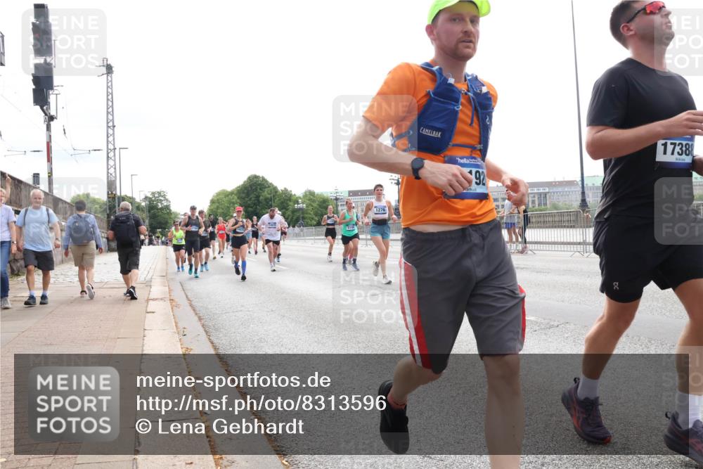 29.06.2025 - hella hamburg halbmarathon Lena Gebhardt http://msf.ph/oto/8313596 29.06.2025 10:37:21 Lombardsbrücke 1276, 92, 17388, 20, 1022, 1253, 1276, 1337, 1339, 1488, 1490, 1597, 1819, 1952, 1954, 2016, 2031, 2072, 2104, 2272, 2480, 2486, 2640, 3127, 3165, 3633, 3714, 4097, 4347, 4733, 5146, 5171, 5186, 5224, 5538, 5560, 5640, 5786, 5790, 5940, 6172, 6359, 6584, 6804, 6821, 6955, 7085, 7124, 7202, 7235, 7544, 7707, 7777, 7823, 8007, 8257, 8258, 8315, 8758, 8811, 8843, 9054, 9055, 9524, 10506, 12123, 12472, 12824, 16680 meine-sportfotos.de