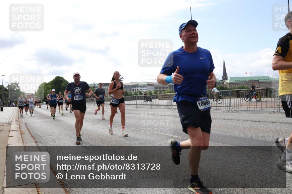 29.06.2025 - hella hamburg halbmarathon Lena Gebhardt http://msf.ph/oto/8313728 29.06.2025 10:12:27 Lombardsbrücke 14863, 4453, 111, 4499, 10685, 1062, 1249, 1610, 1785, 1790, 1850, 2531, 2661, 2891, 2963, 2964, 3182, 3248, 3262, 3746, 4453, 4499, 4554, 5150, 5166, 5176, 5597, 5598, 6822, 6871, 6966, 7014, 7474, 7907, 8971, 9253, 9254, 9405, 9705, 10581, 10685, 11509, 11525, 11581, 12456, 13171, 13566, 13816, 14060, 14196, 14313, 14540, 14863, 14868, 14869, 15137, 15369, 16379, 16473, 16826, 16911, 16976, 18178, 18429, 18493, 18655 meine-sportfotos.de