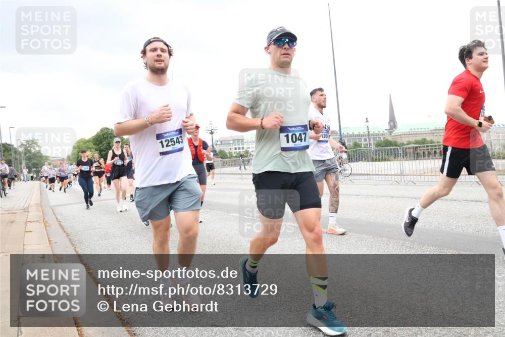 29.06.2025 - hella hamburg halbmarathon Lena Gebhardt http://msf.ph/oto/8313729 29.06.2025 10:56:40 Lombardsbrücke 7307, 4773, 12543, 1047, 1204, 1047, 1113, 1207, 2143, 2307, 2887, 2915, 2932, 2991, 3257, 3348, 3387, 3418, 3438, 3516, 3517, 3520, 3614, 3675, 3676, 3953, 3987, 4083, 4094, 4118, 4773, 5237, 5438, 5589, 5693, 5757, 5911, 5944, 6284, 6348, 6349, 6690, 7025, 7028, 7090, 7307, 7381, 7416, 7417, 7711, 8108, 8150, 8197, 8517, 8606, 8766, 8939, 8943, 9172, 9210, 9383, 9606, 9910, 9948, 9953, 10555, 10569, 10571, 10740, 10784 meine-sportfotos.de