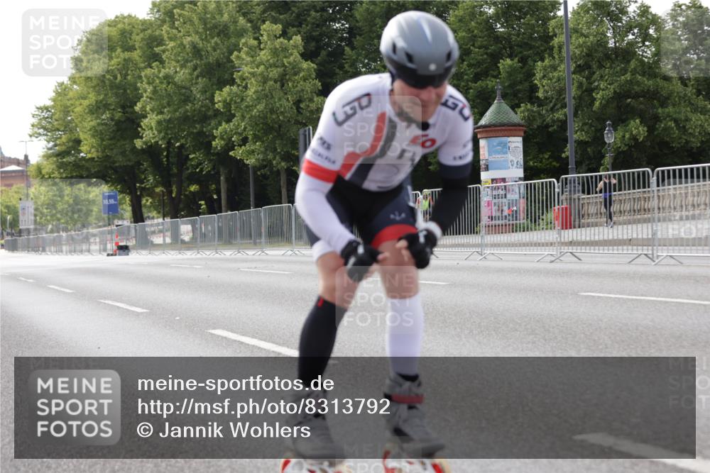 29.06.2025 - hella hamburg halbmarathon Jannik Wohlers http://msf.ph/oto/8313792 29.06.2025 08:59:14 Lombardsbrücke  meine-sportfotos.de