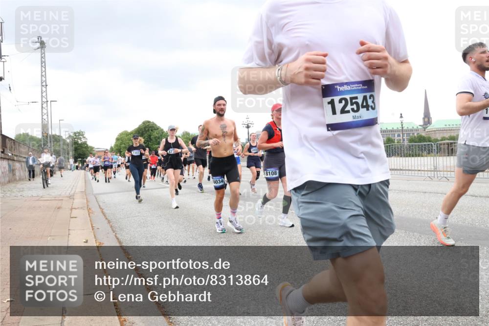 29.06.2025 - hella hamburg halbmarathon Lena Gebhardt http://msf.ph/oto/8313864 29.06.2025 10:56:41 Lombardsbrücke 7307, 16034, 8108, 12543, 1047, 1113, 1207, 2143, 2307, 2887, 2915, 2932, 2991, 3257, 3348, 3387, 3418, 3438, 3516, 3517, 3520, 3614, 3675, 3676, 3953, 3987, 4083, 4094, 4118, 4773, 5237, 5438, 5589, 5693, 5757, 5911, 5944, 6284, 6348, 6349, 6690, 7025, 7028, 7090, 7307, 7381, 7416, 7417, 7711, 8108, 8150, 8197, 8517, 8606, 8766, 8939, 8943, 9172, 9210, 9383, 9910, 9948, 9953, 10555, 10569, 10571, 10740, 10784 meine-sportfotos.de