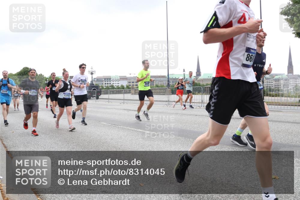 29.06.2025 - hella hamburg halbmarathon Lena Gebhardt http://msf.ph/oto/8314045 29.06.2025 10:47:04 Lombardsbrücke 2556, 13756, 13757, 5953, 9949, 86, 1073, 1185, 1286, 1363, 1371, 1375, 1463, 1523, 1593, 1607, 1704, 1720, 1961, 1999, 2162, 2211, 2320, 2327, 2537, 2555, 2556, 2665, 2981, 3277, 3406, 3407, 3734, 3823, 4184, 4202, 4239, 4296, 4342, 4483, 4604, 4806, 4895, 5111, 5114, 5700, 5796, 5953, 6485, 6496, 6740, 6879, 7073, 7412, 7430, 7431, 7630, 7631, 7827, 8105, 8131, 8477, 8486, 8553, 8684, 8706, 8915, 8967, 9018, 9691, 16882, 16987 meine-sportfotos.de