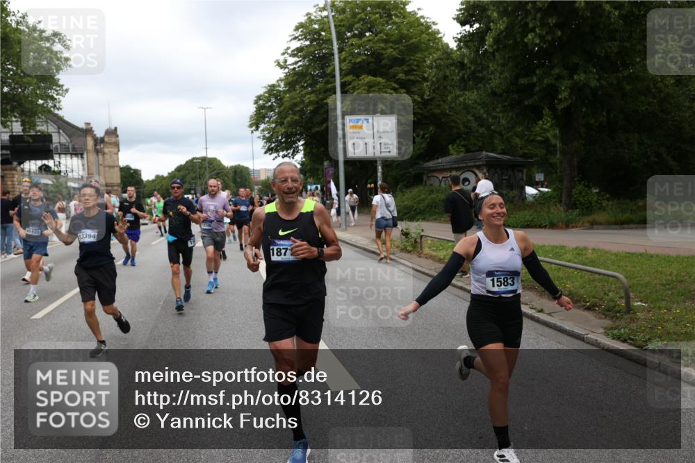 29.06.2025 - hella hamburg halbmarathon Yannick Fuchs http://msf.ph/oto/8314126 29.06.2025 10:50:43 20KM 1485, 1583, 1955, 2034, 2741, 3413, 3435, 3836, 4940, 5033, 5418, 5492, 6399, 6416, 6835, 7716, 8393, 8542, 8652, 8669, 8825, 9488, 9727, 9820, 9884, 9907, 9934, 10133, 10212, 11083, 11212, 11590, 11612, 12014, 12348, 12440, 12523, 12590, 12712, 13394, 13666, 13750, 13863, 14139, 14369, 14408, 14678, 15097, 15145, 15431, 15695, 15712, 15726, 16113, 16257, 16261, 16470, 16634, 16679, 17617, 18208, 18652, 18719, 18899, 19091, 19184 meine-sportfotos.de