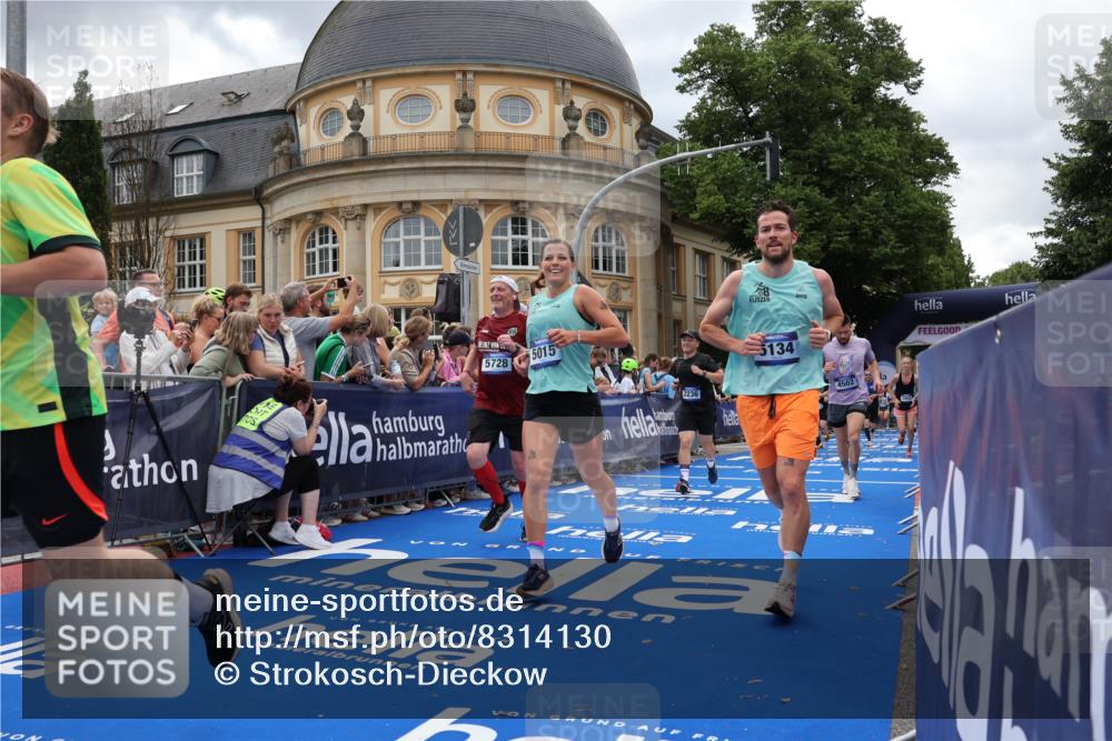 29.06.2025 - hella hamburg halbmarathon Strokosch-Dieckow http://msf.ph/oto/8314130 29.06.2025 10:57:33 Ziel 1239, 2236, 2606, 2652, 3435, 4502, 5015, 5134, 5457, 5458, 5728, 6281, 6302, 8393, 12144, 12774, 13245, 13523, 14571, 14951, 15217, 15220, 15695, 16093, 17758, 17769, 17814, 18388 meine-sportfotos.de