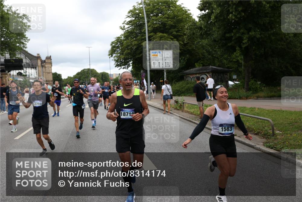 29.06.2025 - hella hamburg halbmarathon Yannick Fuchs http://msf.ph/oto/8314174 29.06.2025 10:50:43 20KM 1485, 1583, 1955, 2034, 2741, 3413, 3435, 3836, 4940, 5033, 5418, 5492, 6399, 6416, 6835, 7716, 8393, 8542, 8652, 8669, 8825, 9488, 9727, 9820, 9884, 9907, 9934, 10133, 10212, 11083, 11212, 11590, 11612, 12014, 12348, 12440, 12523, 12590, 12712, 13394, 13666, 13750, 13863, 14139, 14369, 14408, 14678, 15097, 15145, 15431, 15695, 15712, 15726, 16113, 16257, 16261, 16470, 16634, 16679, 17617, 18208, 18652, 18719, 18899, 19091, 19184 meine-sportfotos.de