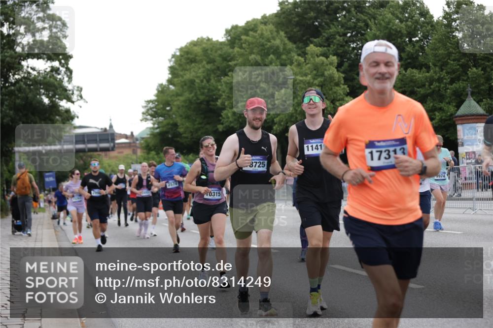 29.06.2025 - hella hamburg halbmarathon Jannik Wohlers http://msf.ph/oto/8314249 29.06.2025 10:38:44 Lombardsbrücke 1760, 2092, 2524, 2534, 2571, 2574, 2843, 2893, 2998, 3727, 3745, 4410, 4523, 4659, 4882, 6062, 6112, 6611, 7341, 7506, 7589, 7815, 8243, 8457, 8783, 9420, 9446, 9974, 9977, 10001, 10072, 10315, 10516, 10696, 11201, 11313, 11533, 12090, 12092, 12391, 12410, 12745, 13060, 13922, 14856, 14871, 14956, 15262, 15765, 16335, 16388, 16841, 16883, 17313, 17368, 17536 meine-sportfotos.de