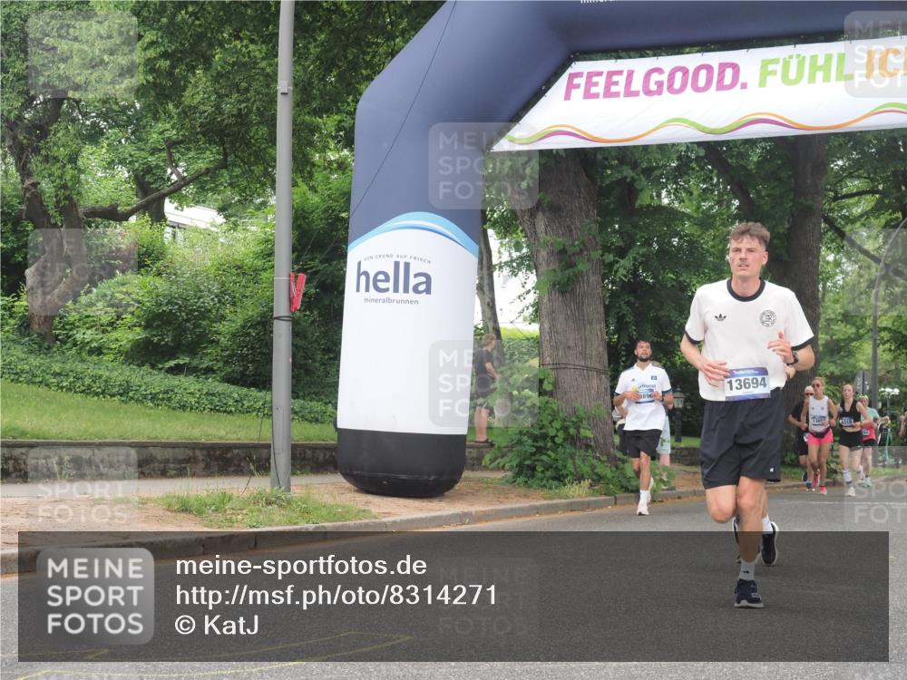 29.06.2025 - hella hamburg halbmarathon KatJ http://msf.ph/oto/8314271 29.06.2025 10:45:08 Zwischen KM18-KM19 2606 meine-sportfotos.de