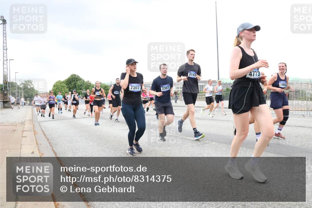 29.06.2025 - hella hamburg halbmarathon Lena Gebhardt http://msf.ph/oto/8314375 29.06.2025 10:56:43 Lombardsbrücke 8939, 7307, 2143, 2307, 4773, 10555, 1047, 1113, 1207, 2143, 2307, 2887, 2915, 2932, 2991, 3348, 3387, 3418, 3438, 3485, 3516, 3517, 3520, 3614, 3675, 3676, 3953, 3987, 4083, 4094, 4118, 4568, 4569, 4773, 5237, 5438, 5589, 5693, 5757, 5911, 5944, 6284, 6348, 6349, 6690, 7090, 7307, 7381, 7416, 7417, 7711, 8108, 8150, 8197, 8517, 8606, 8766, 8939, 8943, 9172, 9210, 9383, 9910, 9948, 9953, 10555, 10569, 10571 meine-sportfotos.de