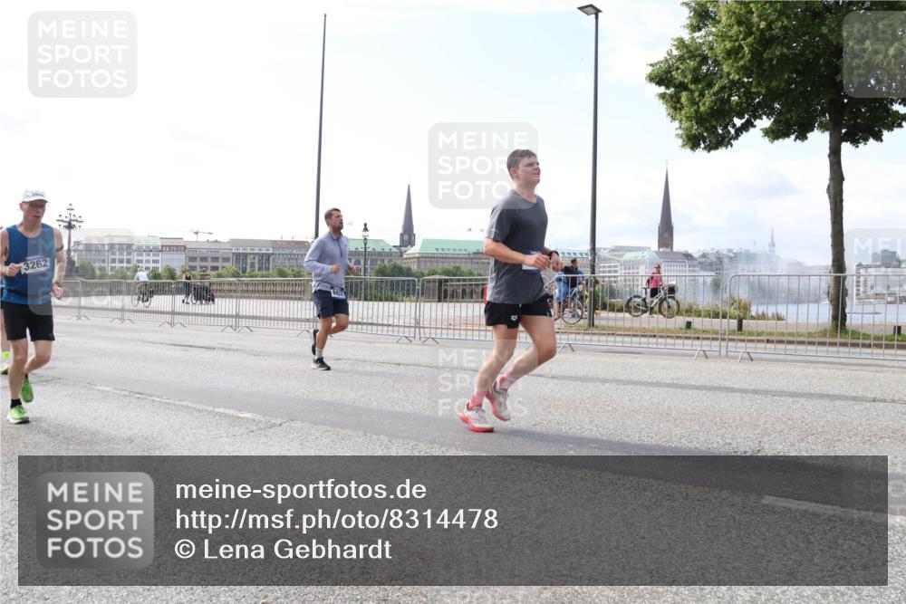 29.06.2025 - hella hamburg halbmarathon Lena Gebhardt http://msf.ph/oto/8314478 29.06.2025 10:12:29 Lombardsbrücke 3262, 1062, 1249, 1610, 1785, 1790, 1850, 1851, 1939, 2531, 2661, 2891, 2963, 2964, 3182, 3248, 3262, 3746, 4453, 4499, 4554, 5150, 5166, 5176, 5597, 5598, 6822, 6871, 6966, 7014, 7474, 7907, 8917, 8971, 9253, 9254, 9405, 9705, 10581, 10685, 11509, 11525, 11581, 12456, 13171, 13566, 13816, 14060, 14196, 14313, 14540, 14863, 14868, 14869, 15012, 15137, 15369, 16379, 16473, 16826, 16911, 16976, 17994, 18178, 18429, 18493, 18655 meine-sportfotos.de