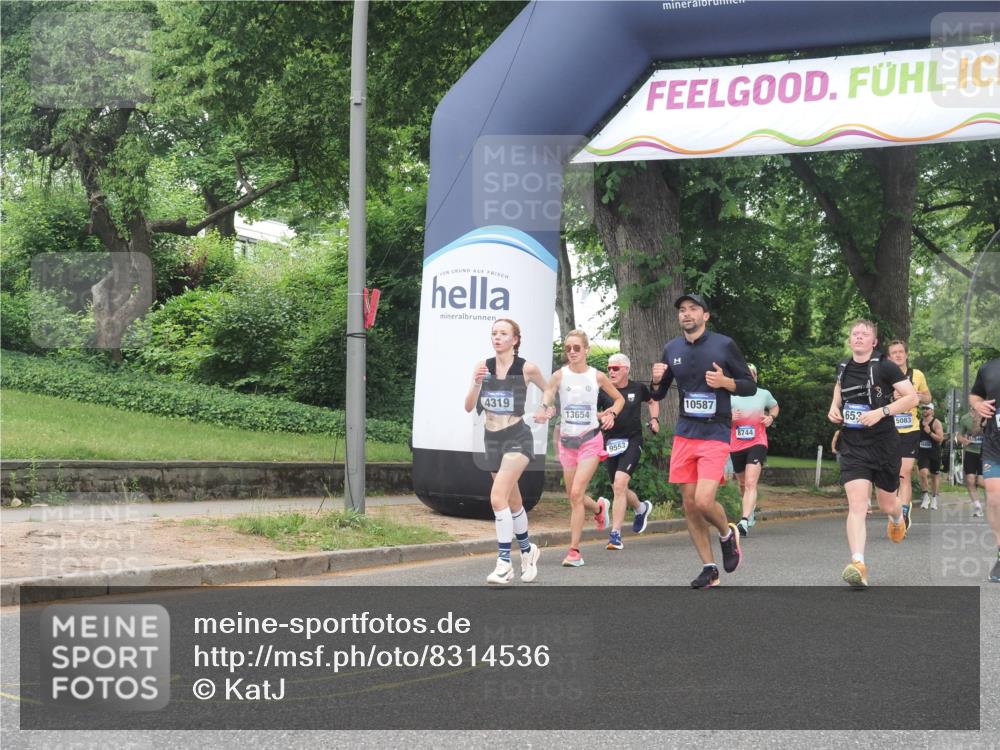 29.06.2025 - hella hamburg halbmarathon KatJ http://msf.ph/oto/8314536 29.06.2025 10:45:12 Zwischen KM18-KM19 4319, 4379, 6531 meine-sportfotos.de