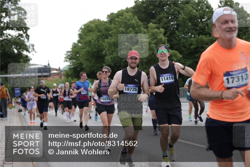 29.06.2025 - hella hamburg halbmarathon Jannik Wohlers http://msf.ph/oto/8314562 29.06.2025 10:38:45 Lombardsbrücke 1760, 2092, 2524, 2534, 2571, 2574, 2843, 2893, 2998, 3727, 3745, 4410, 4523, 4659, 4882, 6062, 6112, 6611, 7341, 7506, 7589, 7815, 8243, 8457, 8783, 9420, 9446, 9974, 9977, 10001, 10072, 10315, 10516, 10696, 11201, 11313, 11533, 12090, 12092, 12391, 12410, 12745, 13060, 13922, 14856, 14871, 14956, 15112, 15262, 15765, 16335, 16382, 16388, 16841, 16869, 16883, 16884, 17313, 17368, 17536 meine-sportfotos.de