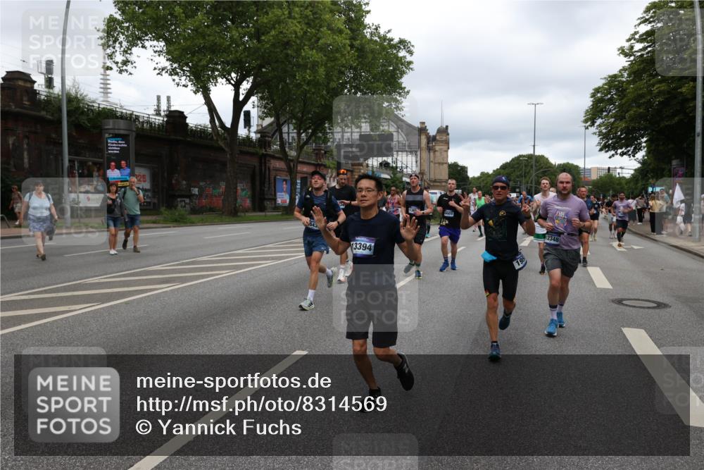 29.06.2025 - hella hamburg halbmarathon Yannick Fuchs http://msf.ph/oto/8314569 29.06.2025 10:50:43 20KM 1485, 1583, 1955, 2034, 2741, 3413, 3435, 3836, 4940, 5033, 5418, 5492, 6399, 6416, 6835, 7716, 8393, 8542, 8652, 8669, 8825, 9488, 9727, 9820, 9884, 9907, 9934, 10133, 10212, 11083, 11212, 11590, 11612, 12014, 12348, 12440, 12523, 12590, 12712, 13394, 13666, 13750, 13863, 14139, 14369, 14408, 14678, 15097, 15145, 15431, 15695, 15712, 15726, 16113, 16257, 16261, 16470, 16634, 16679, 17617, 18208, 18652, 18719, 18899, 19091, 19184 meine-sportfotos.de