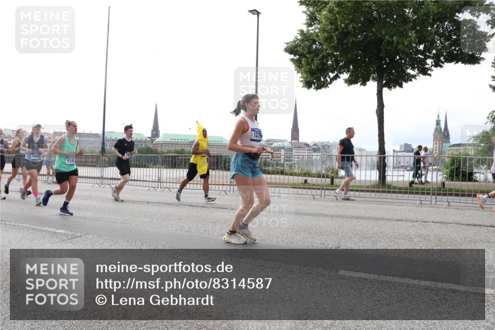 29.06.2025 - hella hamburg halbmarathon Lena Gebhardt http://msf.ph/oto/8314587 29.06.2025 10:37:24 Lombardsbrücke 82, 5940, 5148, 1276, 1022, 1276, 1337, 1339, 1488, 1490, 1597, 1819, 2016, 2031, 2072, 2104, 2199, 2272, 2480, 2486, 2640, 3127, 3165, 3633, 3714, 4097, 4347, 4733, 5146, 5171, 5186, 5224, 5538, 5560, 5640, 5786, 5790, 5875, 5940, 6172, 6243, 6584, 6804, 6821, 6955, 7085, 7124, 7202, 7235, 7544, 7707, 7777, 7823, 8007, 8257, 8258, 8315, 8758, 8811, 8843, 9054, 9055, 9524, 10506, 12123, 12254, 12472, 12824, 16680, 17798 meine-sportfotos.de