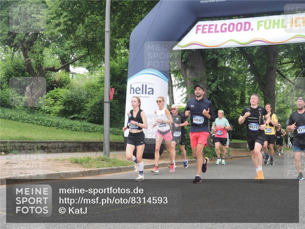 29.06.2025 - hella hamburg halbmarathon KatJ http://msf.ph/oto/8314593 29.06.2025 10:45:13 Zwischen KM18-KM19 4319, 4379, 6531 meine-sportfotos.de