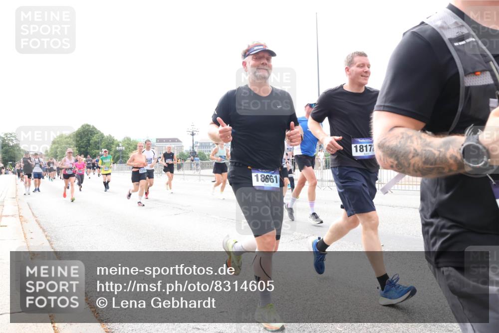29.06.2025 - hella hamburg halbmarathon Lena Gebhardt http://msf.ph/oto/8314605 29.06.2025 10:22:15 Lombardsbrücke 13255, 18661, 1817, 1003, 1158, 1187, 1191, 1250, 1294, 1419, 1598, 1958, 1963, 2009, 2022, 2063, 2172, 2315, 2351, 2353, 2514, 2529, 2744, 3050, 3108, 3172, 3430, 3457, 3458, 3511, 3606, 3768, 3910, 3946, 3995, 4046, 4113, 4114, 4131, 4289, 4366, 4556, 4559, 4829, 4969, 4970, 5079, 5641, 5838, 6030, 6048, 6049, 6303, 6307, 6347, 6676, 6805, 6820, 6826, 6881, 6977, 7075, 7097, 7162, 7672, 7794, 8431, 8511, 8855, 8860, 8884, 8954, 8959, 9002, 9062 meine-sportfotos.de