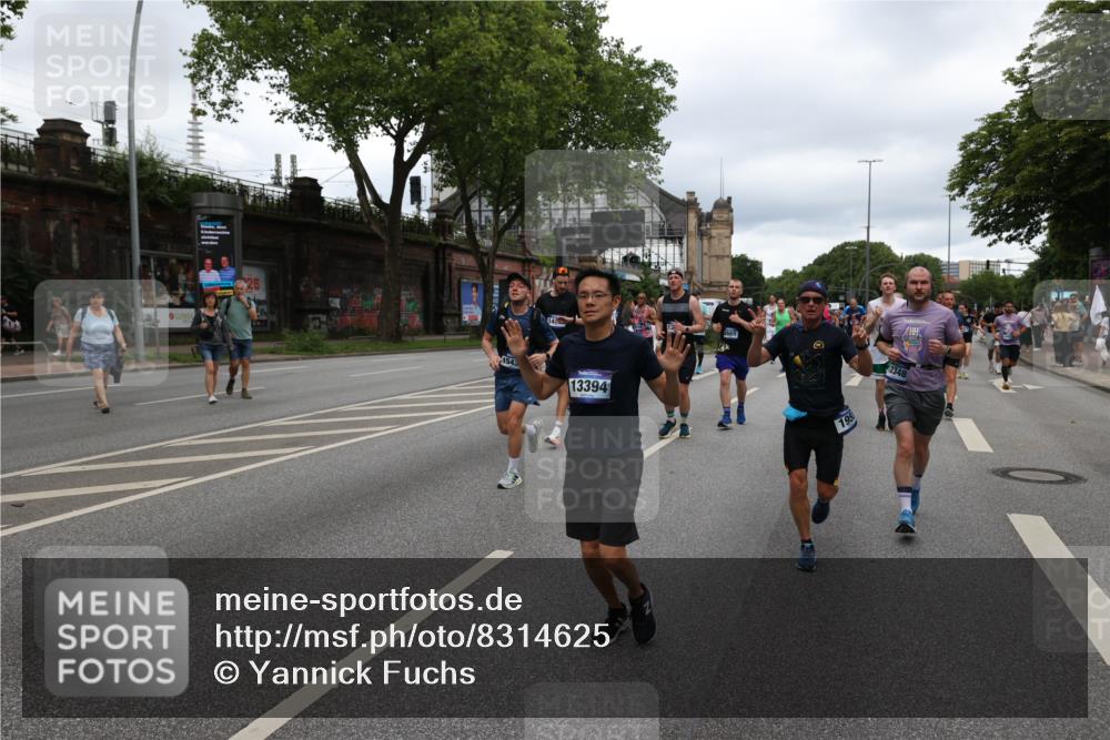 29.06.2025 - hella hamburg halbmarathon Yannick Fuchs http://msf.ph/oto/8314625 29.06.2025 10:50:43 20KM 1485, 1583, 1955, 2034, 2741, 3413, 3435, 3836, 4940, 5033, 5418, 5492, 6399, 6416, 6835, 7716, 8393, 8542, 8652, 8669, 8825, 9488, 9727, 9820, 9884, 9907, 9934, 10133, 10212, 11083, 11212, 11590, 11612, 12014, 12348, 12440, 12523, 12590, 12712, 13394, 13666, 13750, 13863, 14139, 14369, 14408, 14678, 15097, 15145, 15431, 15695, 15712, 15726, 16113, 16257, 16261, 16470, 16634, 16679, 17617, 18208, 18652, 18719, 18899, 19091, 19184 meine-sportfotos.de