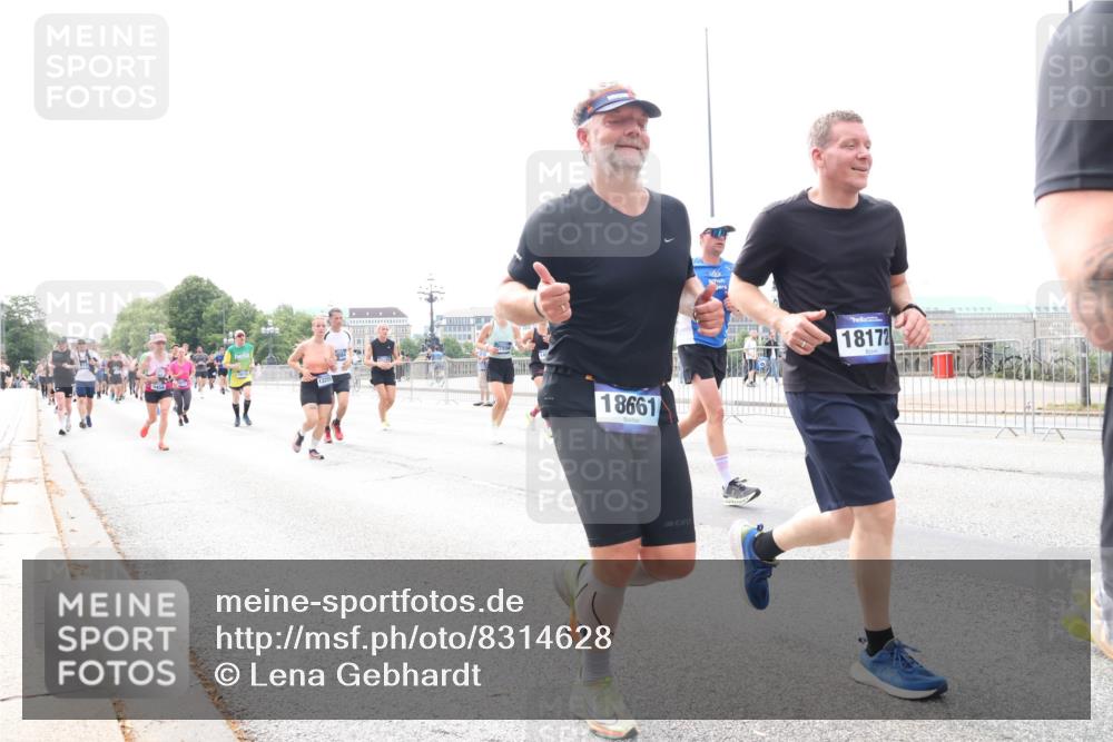 29.06.2025 - hella hamburg halbmarathon Lena Gebhardt http://msf.ph/oto/8314628 29.06.2025 10:22:15 Lombardsbrücke 18661, 18172, 1003, 1158, 1187, 1191, 1250, 1294, 1419, 1598, 1958, 1963, 2009, 2022, 2063, 2172, 2315, 2351, 2353, 2514, 2529, 2744, 3050, 3108, 3172, 3430, 3457, 3458, 3511, 3606, 3768, 3910, 3946, 3995, 4046, 4113, 4114, 4131, 4289, 4366, 4556, 4559, 4829, 4969, 4970, 5079, 5641, 5838, 6030, 6048, 6049, 6303, 6307, 6347, 6676, 6805, 6820, 6826, 6881, 6977, 7075, 7097, 7162, 7672, 7794, 8431, 8511, 8855, 8860, 8884, 8954, 8959, 9002, 9062 meine-sportfotos.de