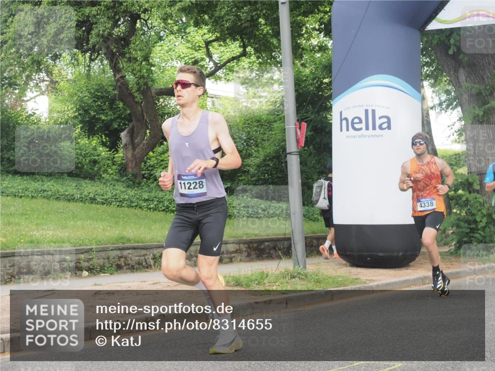 29.06.2025 - hella hamburg halbmarathon KatJ http://msf.ph/oto/8314655 29.06.2025 10:15:42 Zwischen KM18-KM19 4338, 8376 meine-sportfotos.de