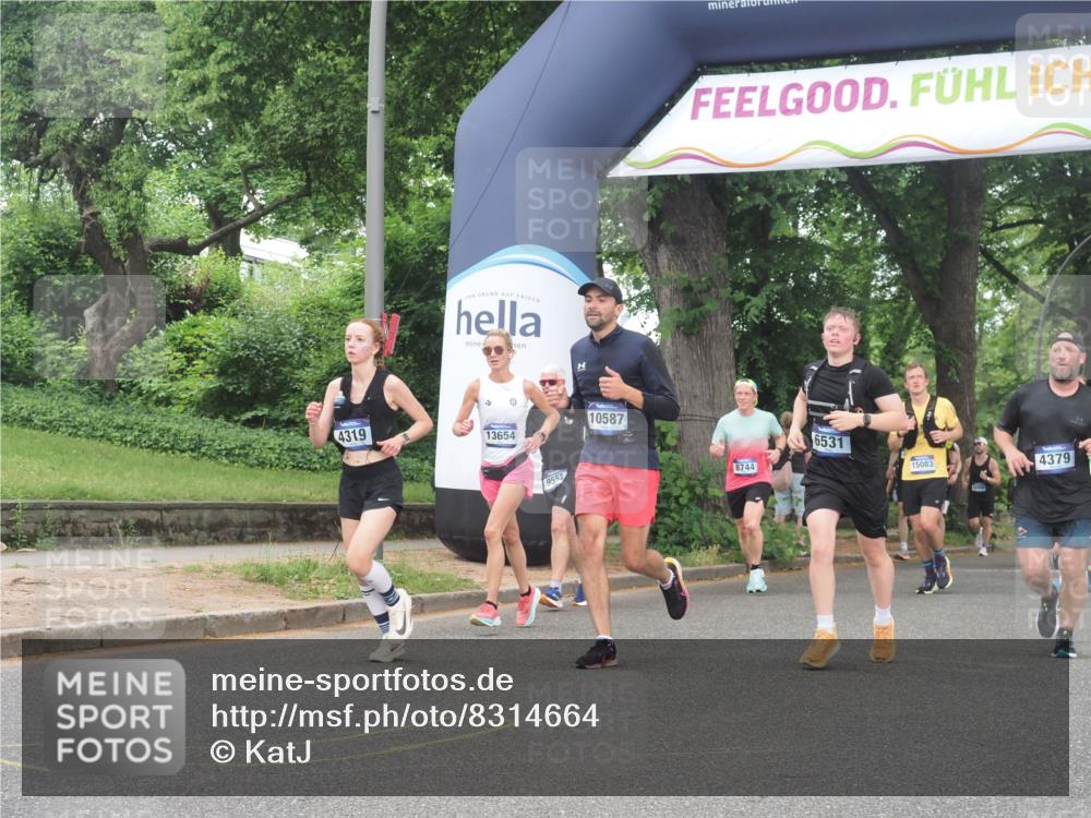 29.06.2025 - hella hamburg halbmarathon KatJ http://msf.ph/oto/8314664 29.06.2025 10:45:13 Zwischen KM18-KM19 4319, 4379, 6531 meine-sportfotos.de