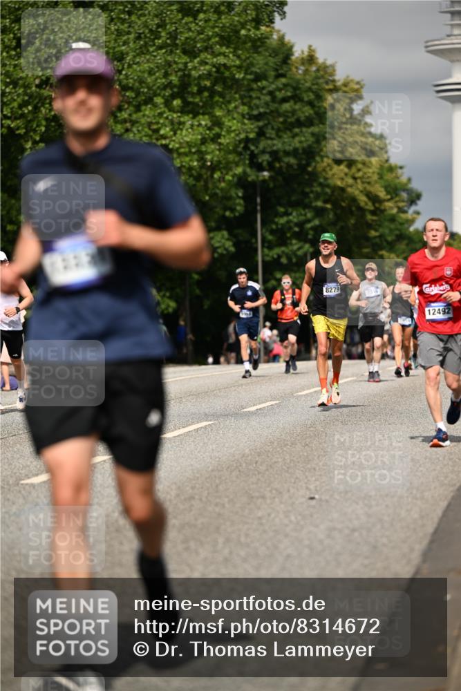 29.06.2025 - hella hamburg halbmarathon Dr. Thomas Lammeyer http://msf.ph/oto/8314672 29.06.2025 10:17:14 Kennedybrücke 1007, 1328, 1859, 2961, 2987, 3218, 3729, 4554, 4950, 5232, 5597, 5598, 6026, 7346, 8115, 8279, 8913, 9128, 9527, 10581 meine-sportfotos.de