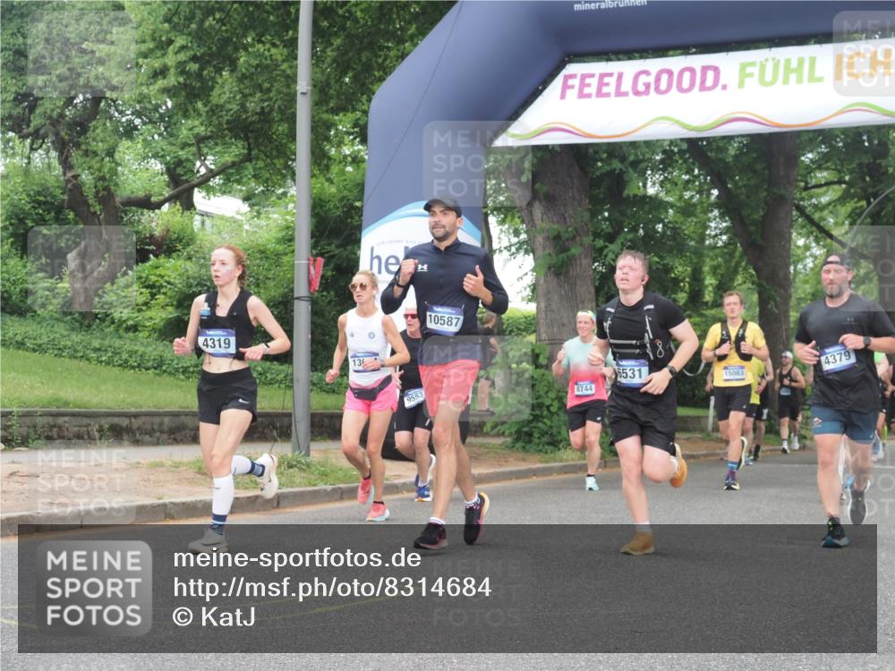 29.06.2025 - hella hamburg halbmarathon KatJ http://msf.ph/oto/8314684 29.06.2025 10:45:13 Zwischen KM18-KM19 4319, 4379, 6531 meine-sportfotos.de