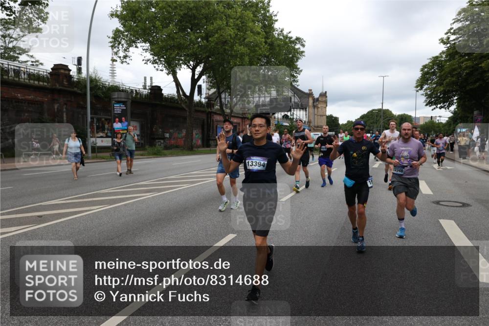 29.06.2025 - hella hamburg halbmarathon Yannick Fuchs http://msf.ph/oto/8314688 29.06.2025 10:50:43 20KM 1485, 1583, 1955, 2034, 2741, 3413, 3435, 3836, 4940, 5033, 5418, 5492, 6399, 6416, 6835, 7716, 8393, 8542, 8652, 8669, 8825, 9488, 9727, 9820, 9884, 9907, 9934, 10133, 10212, 11083, 11212, 11590, 11612, 12014, 12348, 12440, 12523, 12590, 12712, 13394, 13666, 13750, 13863, 14139, 14369, 14408, 14678, 15097, 15145, 15431, 15695, 15712, 15726, 16113, 16257, 16261, 16470, 16634, 16679, 17617, 18208, 18652, 18719, 18899, 19091, 19184 meine-sportfotos.de