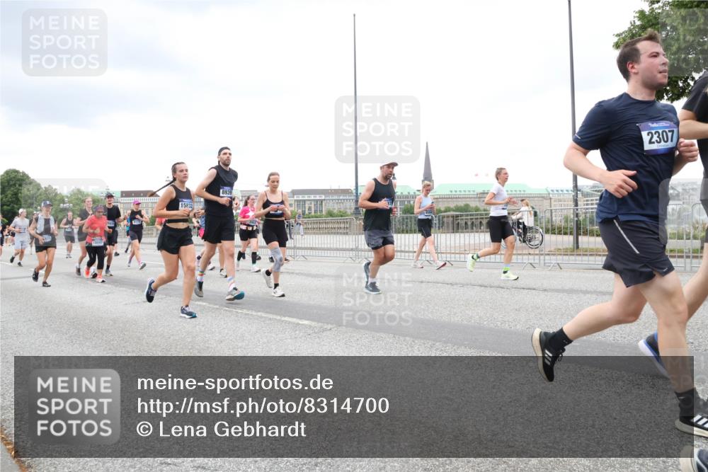 29.06.2025 - hella hamburg halbmarathon Lena Gebhardt http://msf.ph/oto/8314700 29.06.2025 10:56:44 Lombardsbrücke 571, 15832, 8939, 2307, 1047, 1113, 1207, 2143, 2307, 2887, 2915, 2932, 2991, 3348, 3387, 3418, 3438, 3485, 3516, 3517, 3520, 3614, 3675, 3676, 3953, 3987, 4083, 4094, 4118, 4568, 4569, 4773, 5237, 5438, 5589, 5693, 5757, 5911, 5944, 6284, 6348, 6349, 6690, 7090, 7307, 7381, 7416, 7417, 7711, 7964, 8108, 8150, 8197, 8517, 8606, 8766, 8939, 8943, 9172, 9210, 9383, 9910, 9948, 9953, 10555, 10569, 10571 meine-sportfotos.de