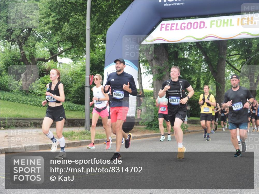 29.06.2025 - hella hamburg halbmarathon KatJ http://msf.ph/oto/8314702 29.06.2025 10:45:13 Zwischen KM18-KM19 4319, 4379, 6531 meine-sportfotos.de